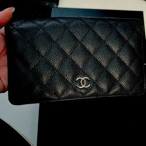 Authentic preloved Chanel bifold long caviar wallet